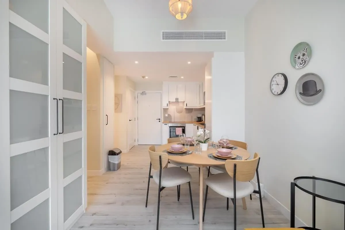 شقة Spectacular 1-Bedroom Perfect For 4 In The Greens دبي