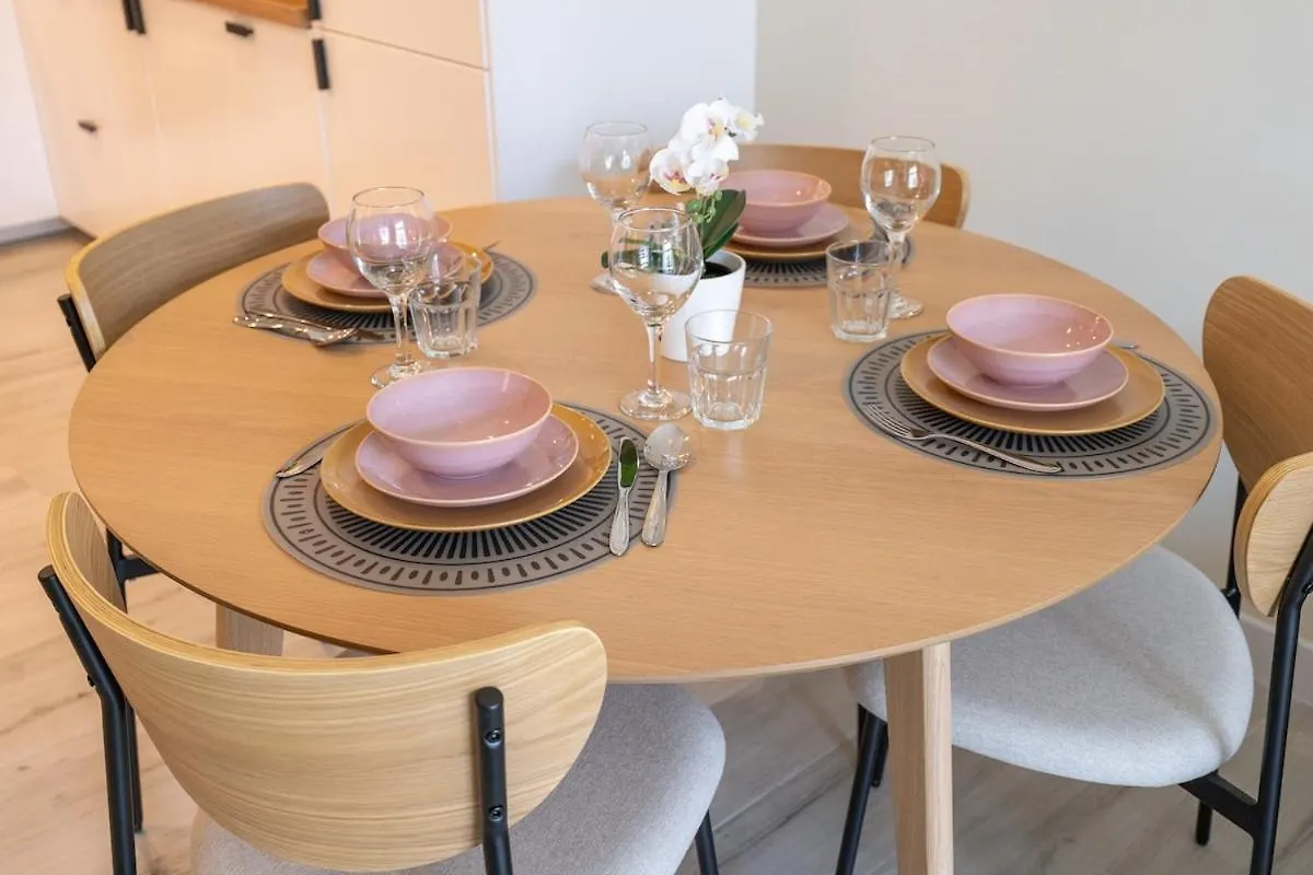 Spectacular 1-Bedroom Perfect For 4 In The Greens دبي